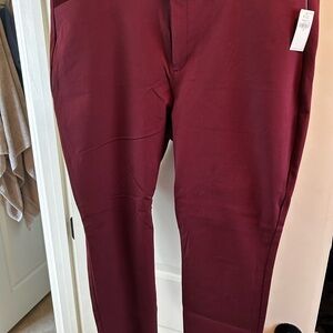 Old Navy Women's Burgundy Chinos
